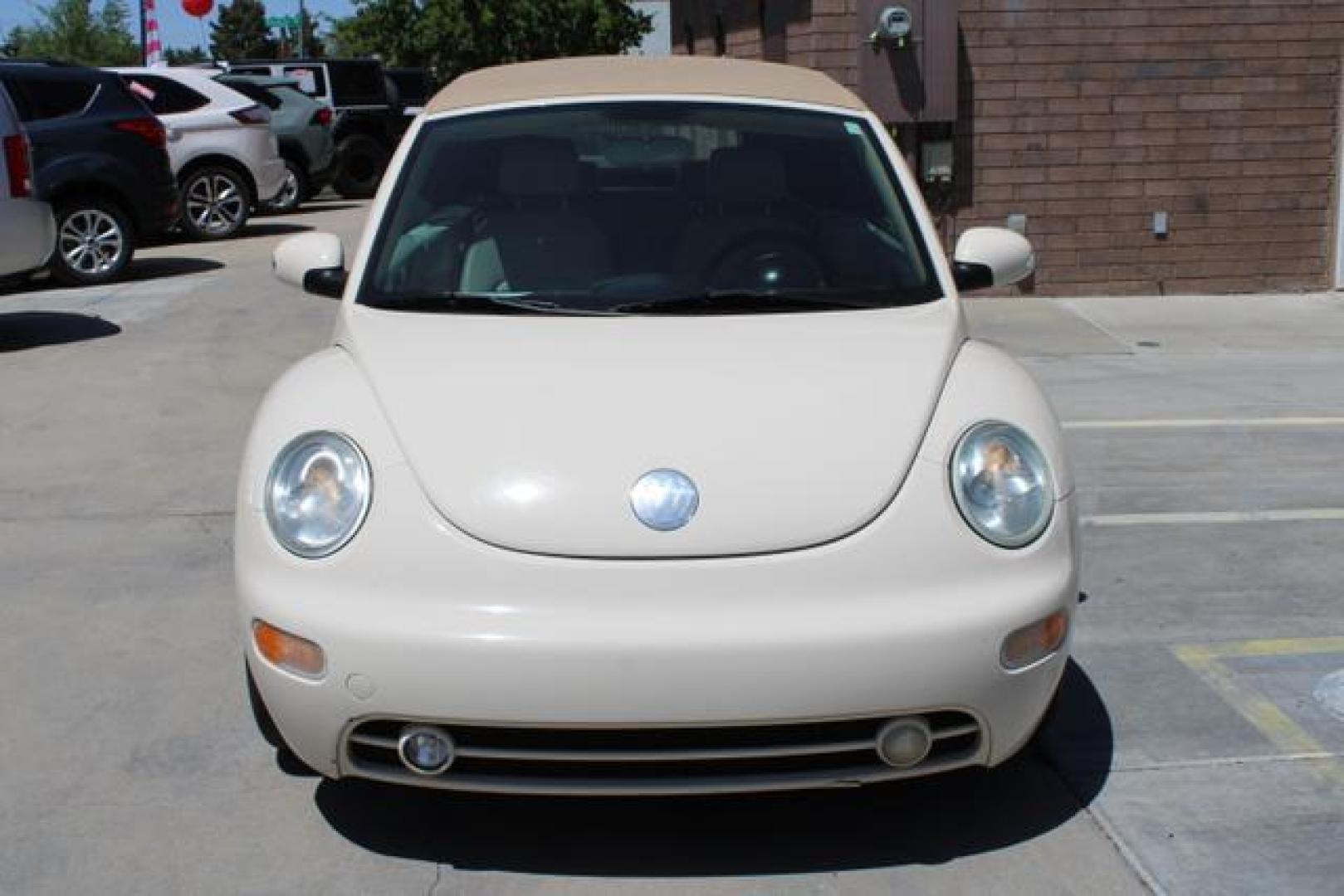 2005 White /Beige Volkswagen New Beetle GLS Convertible 2D (3VWCM31Y35M) , Automatic w/Tiptronic transmission, located at 18001 Kellogg Rd, Saucier, MS, 39574, (228) 832-1441, 39.421459, -76.641457 - ~ TEXT or CALL 928 775 5O6O ~ 5STARCARS .C0M ~** SOFT TOP CONVERTIBLE ~ GAS SAVER! ~ SUPER NICE!** EXCELLENT CONDITION! Well Taken Care of! ** READY for MANY MORE Years of Great Service!** Certified CLEAN AutoCheck w/ No Accidents/No Issues!** Front Wheel Drive ~ Hercules Tires on 16' Alloys!** 4 - Photo#16