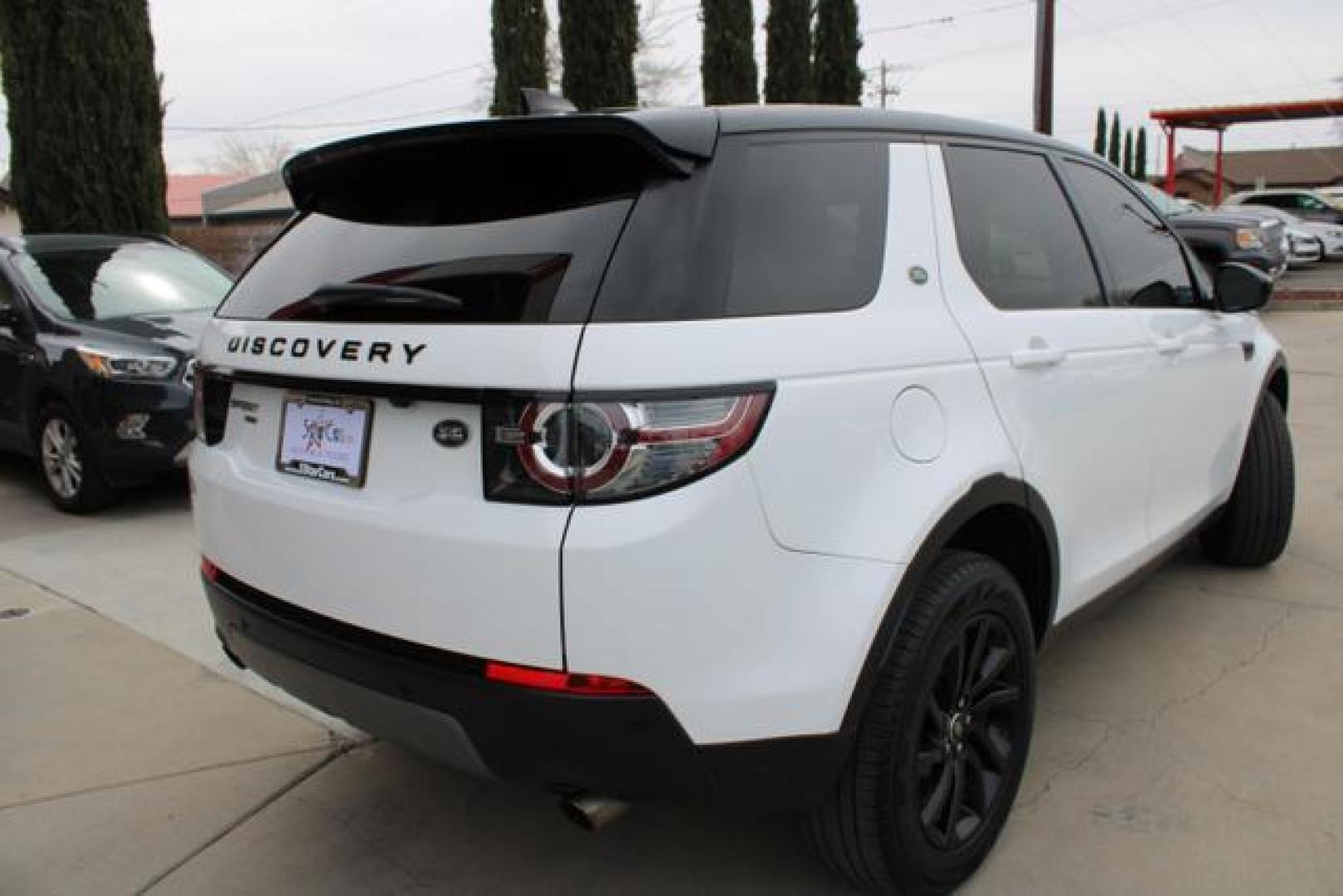 2019 White /Black Land Rover Discovery Sport HSE Sport Utility 4D (SALCR2FX5KH) , Automatic, 9-Spd transmission, located at 18001 Kellogg Rd, Saucier, MS, 39574, (228) 832-1441, 39.421459, -76.641457 - Photo#1