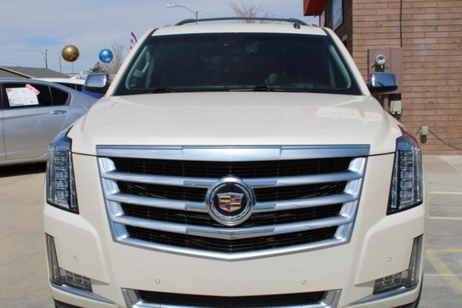 2015 White /Black Cadillac Escalade Luxury Sport Utility 4D (1GYS4BKJ6FR) , Auto, 6-Spd HD Overdrive transmission, located at 18001 Kellogg Rd, Saucier, MS, 39574, (228) 832-1441, 39.421459, -76.641457 - ~ TEXT or CALL 928 775 5O6O ~ 5STARCARS .C0M ~** FOUR WHEEL DRIVE! ~ LOADED ESCALADE LUXURY! ~ SUPER NICE!** EXCEPTIONAL CONDITION! Well Taken Care of! ** Inspected - Tested - Professionally Serviced and Renewed!** READY for MANY MORE Years of Service! CLEAN AutoCheck!** 1000mile/1month WARRANTY - Photo#2