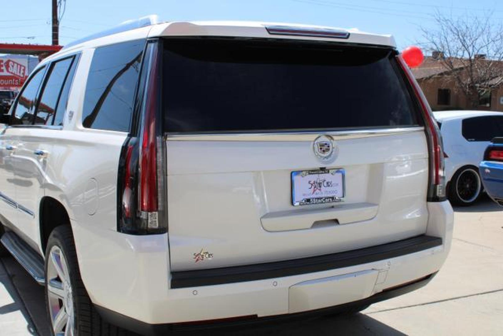 2015 White /Black Cadillac Escalade Luxury Sport Utility 4D (1GYS4BKJ6FR) , Auto, 6-Spd HD Overdrive transmission, located at 18001 Kellogg Rd, Saucier, MS, 39574, (228) 832-1441, 39.421459, -76.641457 - ~ TEXT or CALL 928 775 5O6O ~ 5STARCARS .C0M ~** FOUR WHEEL DRIVE! ~ LOADED ESCALADE LUXURY! ~ SUPER NICE!** EXCEPTIONAL CONDITION! Well Taken Care of! ** Inspected - Tested - Professionally Serviced and Renewed!** READY for MANY MORE Years of Service! CLEAN AutoCheck!** 1000mile/1month WARRANTY - Photo#4