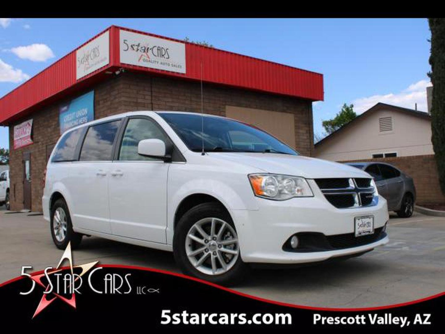 2019 White /Black Dodge Grand Caravan Passenger SXT Minivan 4D (2C4RDGCG1KR) , Automatic, 6-Spd transmission, located at 18001 Kellogg Rd, Saucier, MS, 39574, (228) 832-1441, 39.421459, -76.641457 - Photo#0