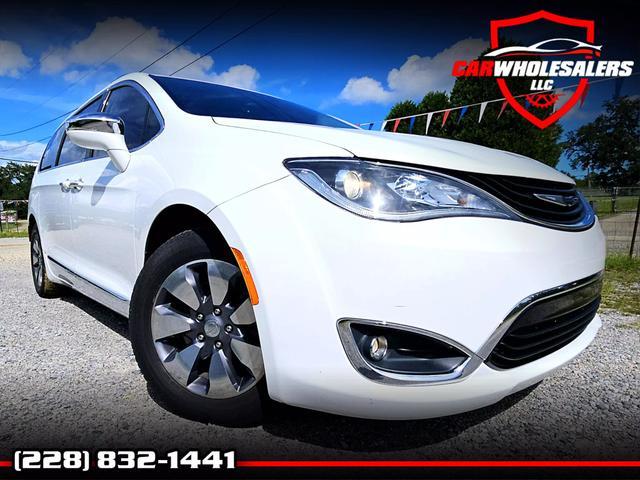 photo of 2018 Chrysler Pacifica Hybrid **$299. PER MO*,   $995. DOWN**