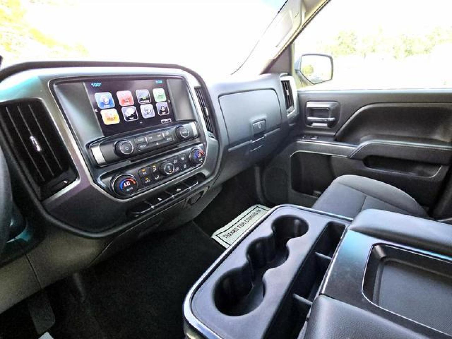 2017 White /Black Chevrolet Silverado 1500 Crew Cab LT Pickup 4D 5 3/4 ft (3GCPCREC3HG) , Auto, 6-Spd HD Overdrive transmission, located at 18001 Kellogg Rd, Saucier, MS, 39574, (228) 832-1441, 139.421463, -76.641457 - Photo#12