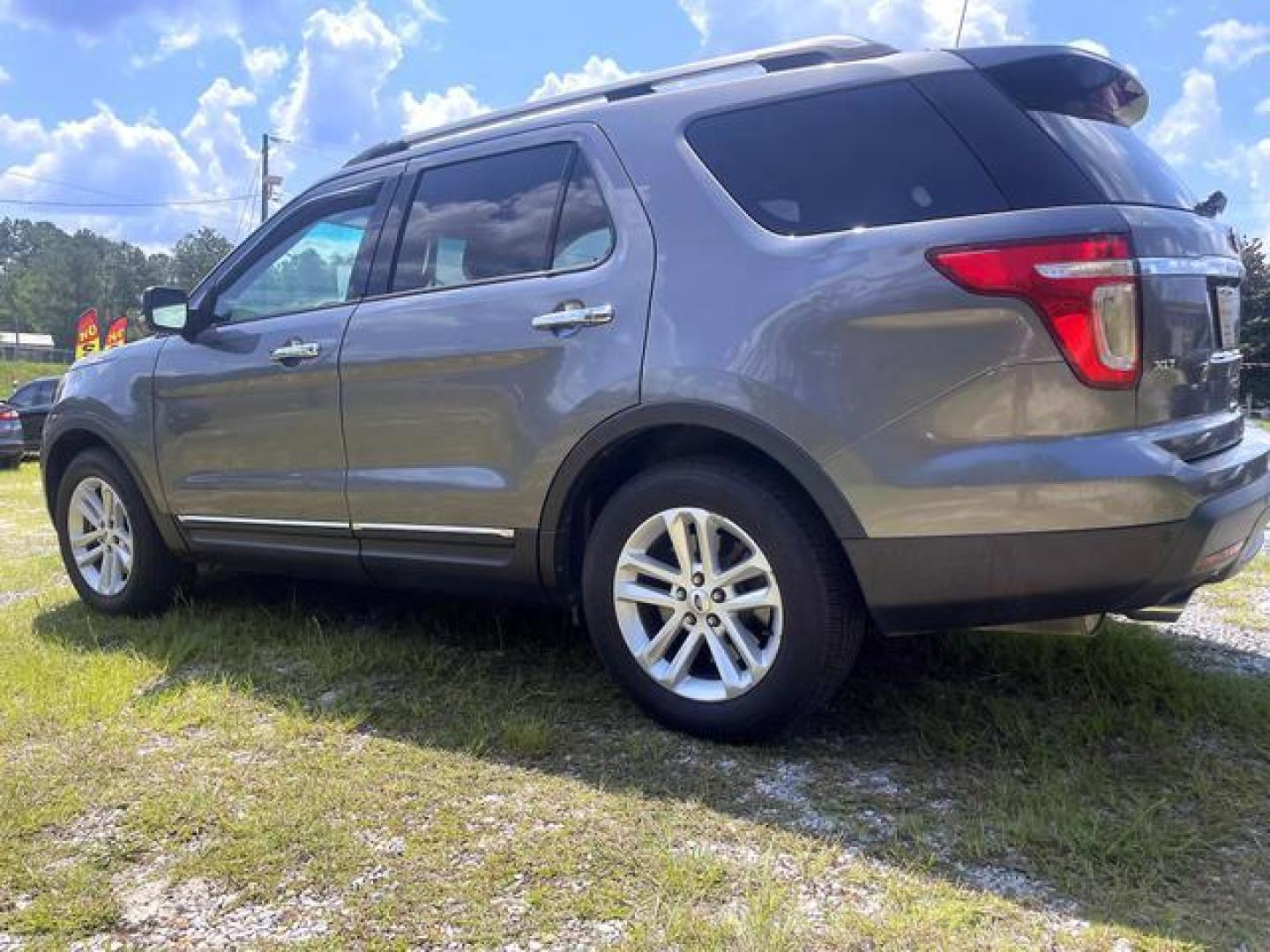 2014 Gray /Gray Ford Explorer XLT Sport Utility 4D (1FM5K7D86EG) , Automatic, 6-Spd transmission, located at 18001 Kellogg Rd, Saucier, MS, 39574, (228) 832-1441, 139.421463, -76.641457 - '' E-Z FINANCING!! '' 2014 Ford Explorer XLT ~ 1-Owner! Well Maintained, CARFAX Great Value - CARFAX APPROVED, LOW DOWN PAYMENT, SKIP YOUR FIRST PAYMENT, IRON CLAD Warranty, AND MUCH MORE !!We have ALL TYPES OF FINANCING OPTIONS! This Books out for $11,520 - Buy it today for only $8,795 !! Easy easy - Photo#12