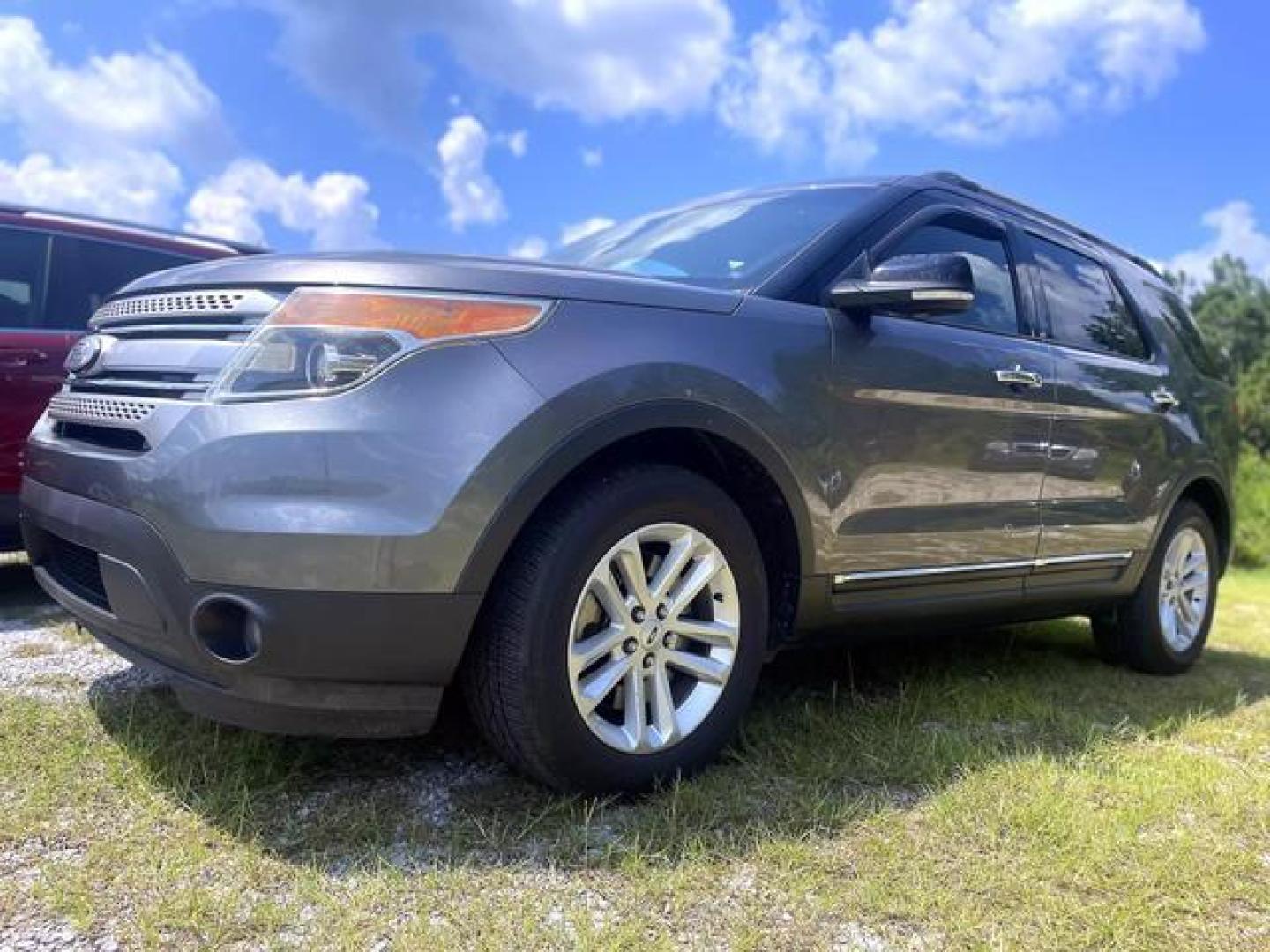 2014 Gray /Gray Ford Explorer XLT Sport Utility 4D (1FM5K7D86EG) , Automatic, 6-Spd transmission, located at 18001 Kellogg Rd, Saucier, MS, 39574, (228) 832-1441, 139.421463, -76.641457 - '' E-Z FINANCING!! '' 2014 Ford Explorer XLT ~ 1-Owner! Well Maintained, CARFAX Great Value - CARFAX APPROVED, LOW DOWN PAYMENT, SKIP YOUR FIRST PAYMENT, IRON CLAD Warranty, AND MUCH MORE !!We have ALL TYPES OF FINANCING OPTIONS! This Books out for $11,520 - Buy it today for only $8,795 !! Easy easy - Photo#14