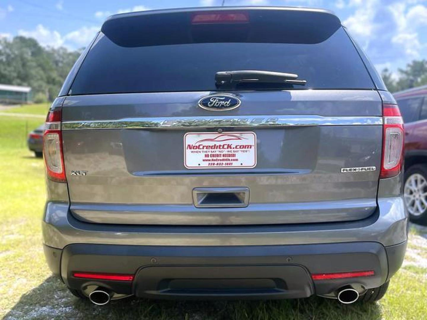 2014 Gray /Gray Ford Explorer XLT Sport Utility 4D (1FM5K7D86EG) , Automatic, 6-Spd transmission, located at 18001 Kellogg Rd, Saucier, MS, 39574, (228) 832-1441, 139.421463, -76.641457 - '' E-Z FINANCING!! '' 2014 Ford Explorer XLT ~ 1-Owner! Well Maintained, CARFAX Great Value - CARFAX APPROVED, LOW DOWN PAYMENT, SKIP YOUR FIRST PAYMENT, IRON CLAD Warranty, AND MUCH MORE !!We have ALL TYPES OF FINANCING OPTIONS! This Books out for $11,520 - Buy it today for only $8,795 !! Easy easy - Photo#4