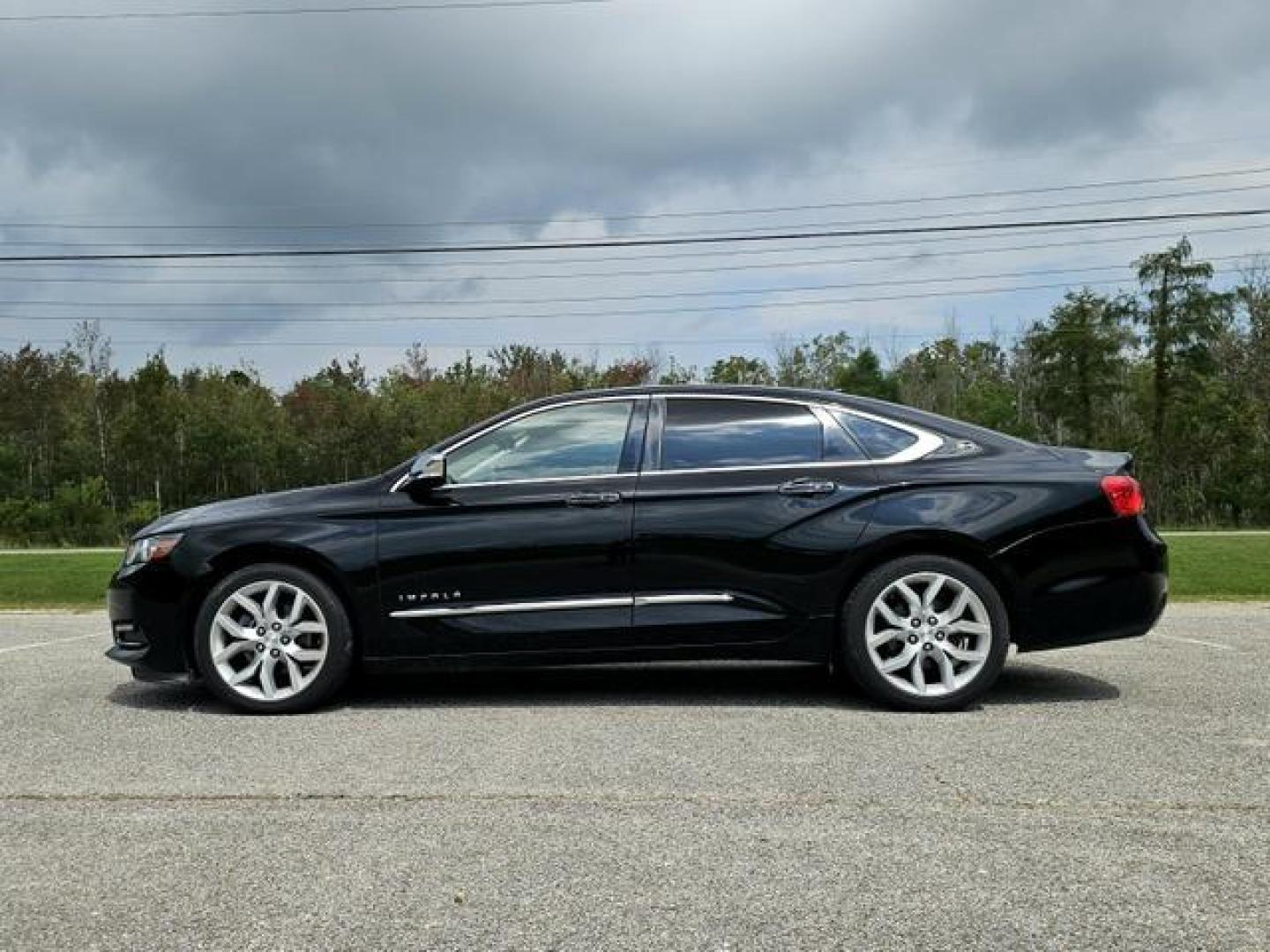 2017 Black /Black Chevrolet Impala Premier Sedan 4D (2G1145S3XH9) , Auto, 6-Spd Overdrive transmission, located at 18001 Kellogg Rd, Saucier, MS, 39574, (228) 832-1441, 139.421463, -76.641457 - Photo#5