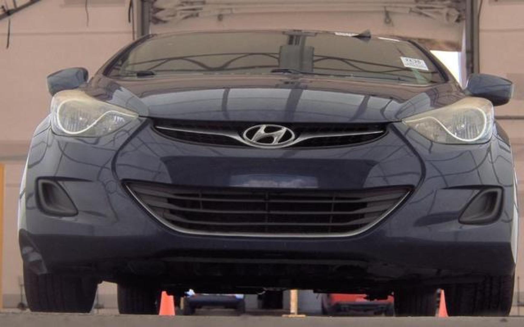 2013 Hyundai Elantra GLS Sedan 4D (5NPDH4AE1DH) , Auto, 6-Spd w/Shftrnc transmission, located at 18001 Kellogg Rd, Saucier, MS, 39574, (228) 832-1441, 139.421463, -76.641457 - Photo#5