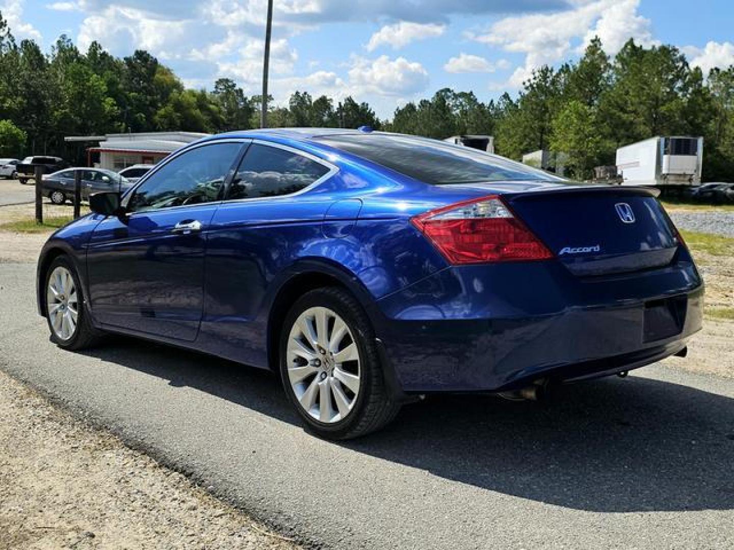 2008 Honda Accord EX-L Coupe 2D (1HGCS22888A) , Auto, 5-Spd Overdrive transmission, located at 18001 Kellogg Rd, Saucier, MS, 39574, (228) 832-1441, 139.421463, -76.641457 - Photo#5