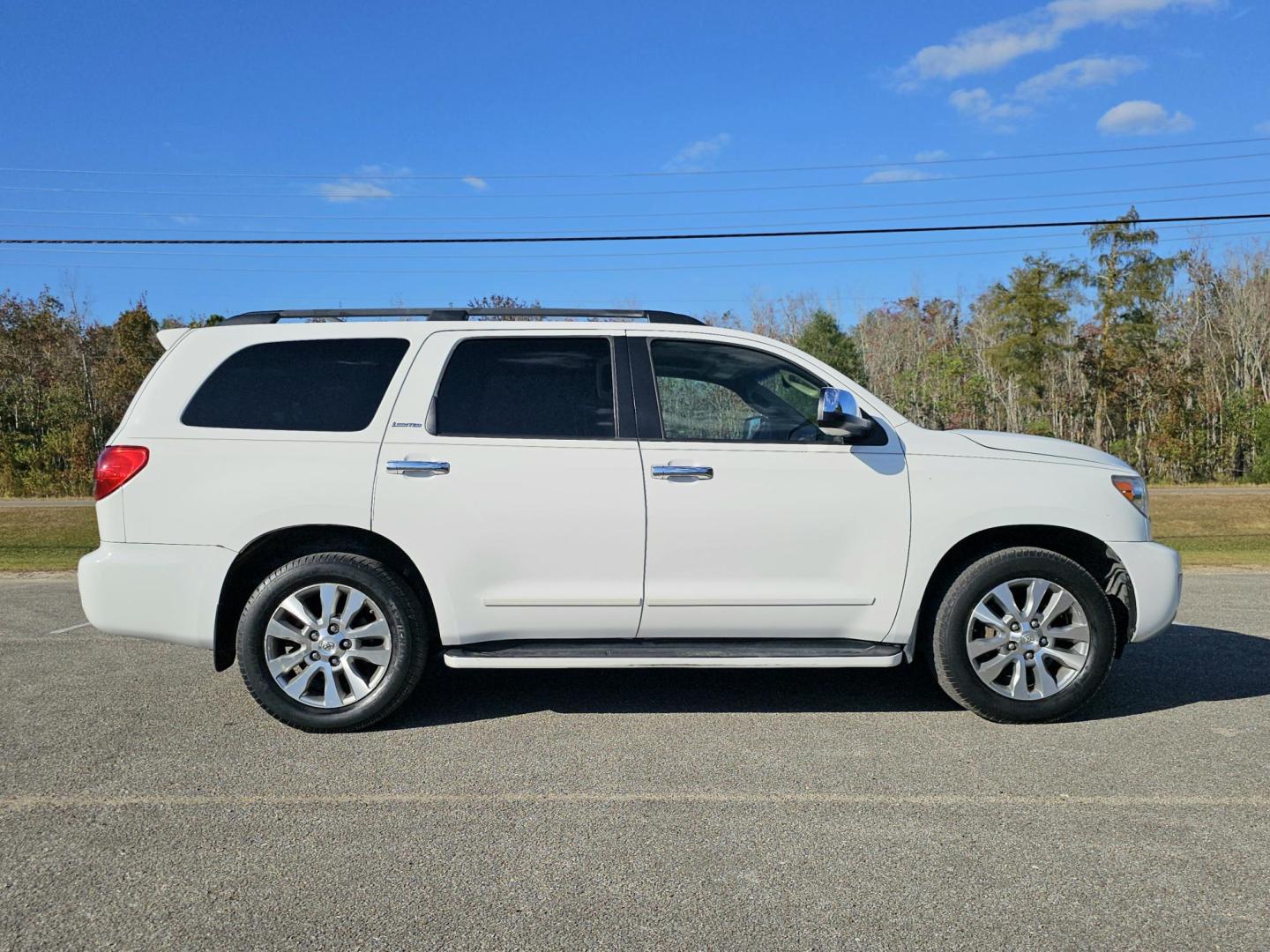 2008 White /TAN Toyota Sequoia Limited Sport Utility 4D (5TDZY68A08S) , Automatic, 6-Spd w/Overdrive transmission, located at 18001 Kellogg Rd, Saucier, MS, 39574, (228) 832-1441, 139.421463, -76.641457 - NO CREDIT CHECK * NO TURN DOWN'S **2008 Toyota Sequoia Limited Sport Utility 4D **Bad Credit No Problem!*** No Credit No Problem*** Repossession No Problem***Taxes and Tags Included*** $2,800 DOWN cash or trade* LOW MILES 141,961 *FREE 12 Months Dealer Limited Warranty Service Contract***FREE - Photo#9