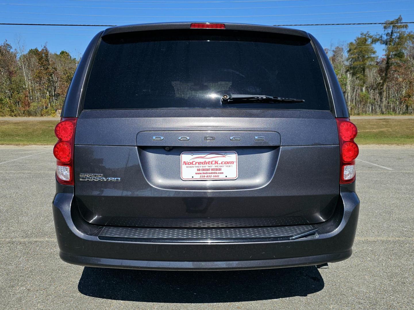 2019 Grey /BLACK Dodge Grand Caravan SE Plus (2C4RDGBG4KR) with an 3.6L V6 DOHC 24V engine, 6A transmission, located at 18001 Kellogg Rd, Saucier, MS, 39574, (228) 832-1441, 139.421463, -76.641457 - Photo#8