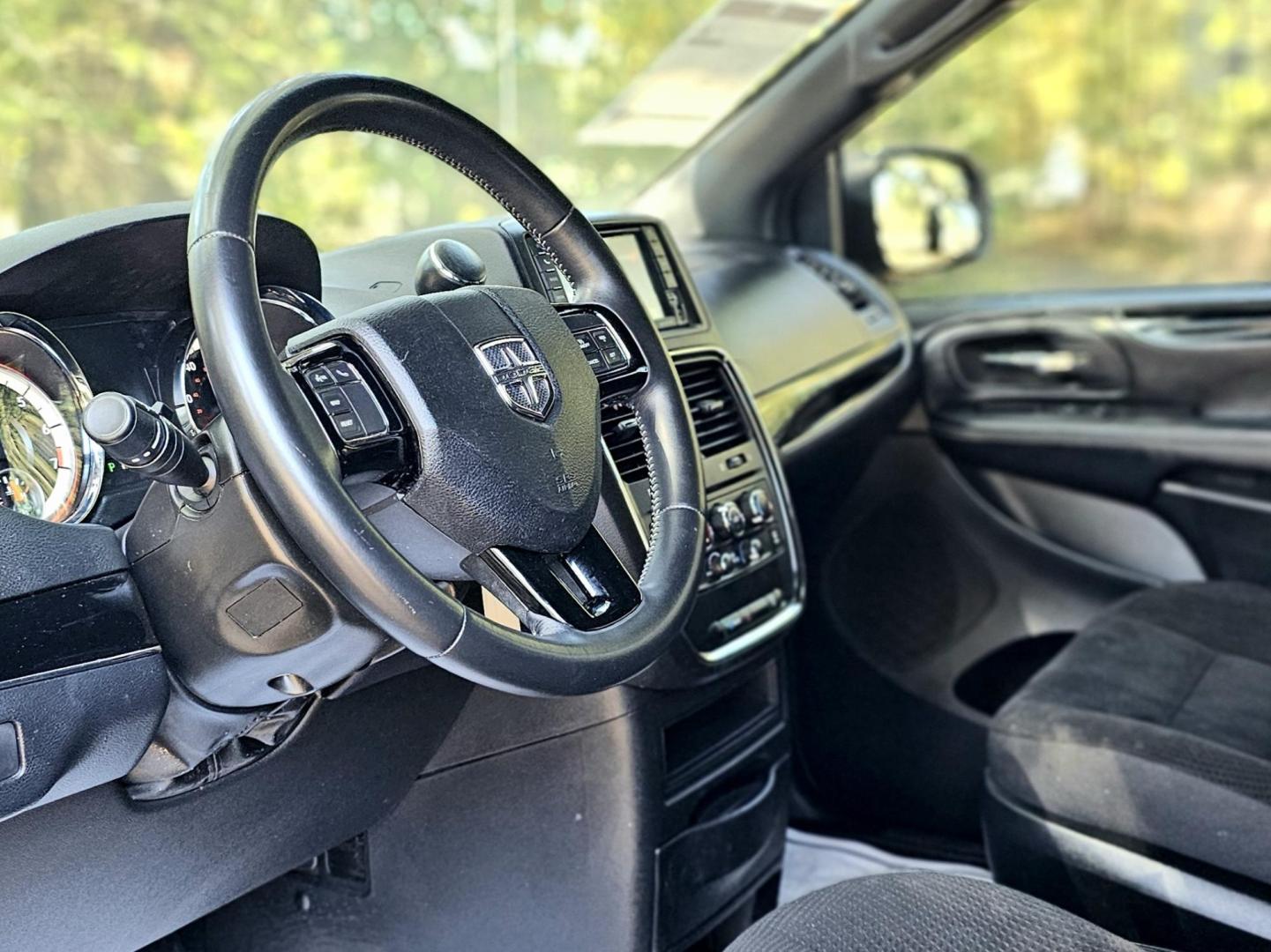 2019 Grey /BLACK Dodge Grand Caravan SE Plus (2C4RDGBG4KR) with an 3.6L V6 DOHC 24V engine, 6A transmission, located at 18001 Kellogg Rd, Saucier, MS, 39574, (228) 832-1441, 139.421463, -76.641457 - Photo#11