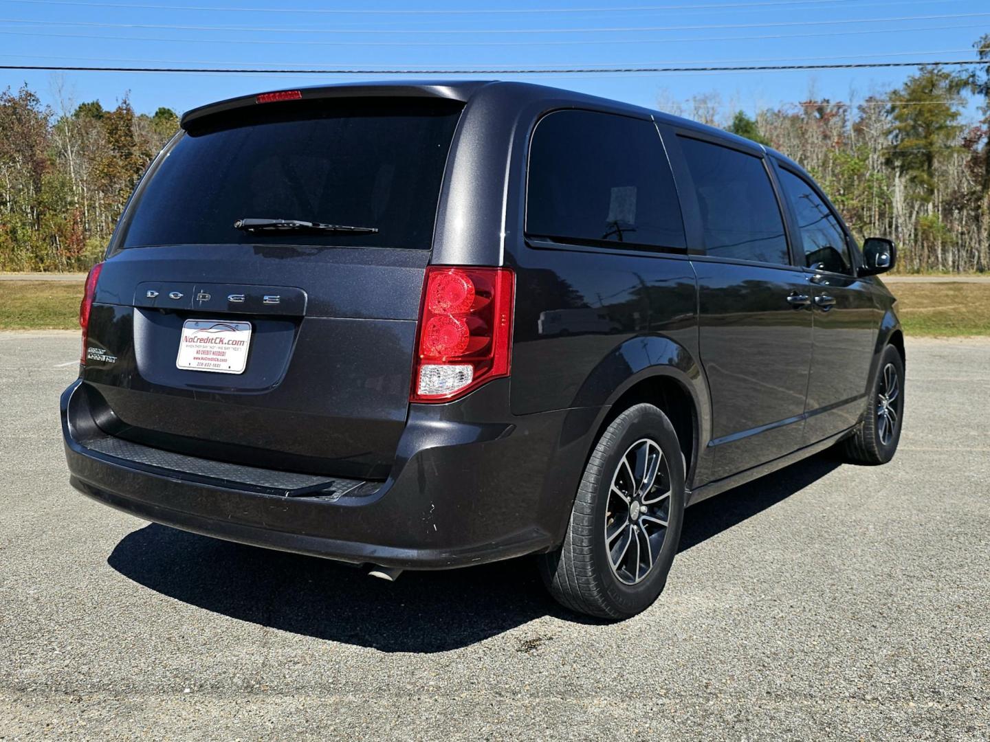 2019 Grey /BLACK Dodge Grand Caravan SE Plus (2C4RDGBG4KR) with an 3.6L V6 DOHC 24V engine, 6A transmission, located at 18001 Kellogg Rd, Saucier, MS, 39574, (228) 832-1441, 139.421463, -76.641457 - Photo#7