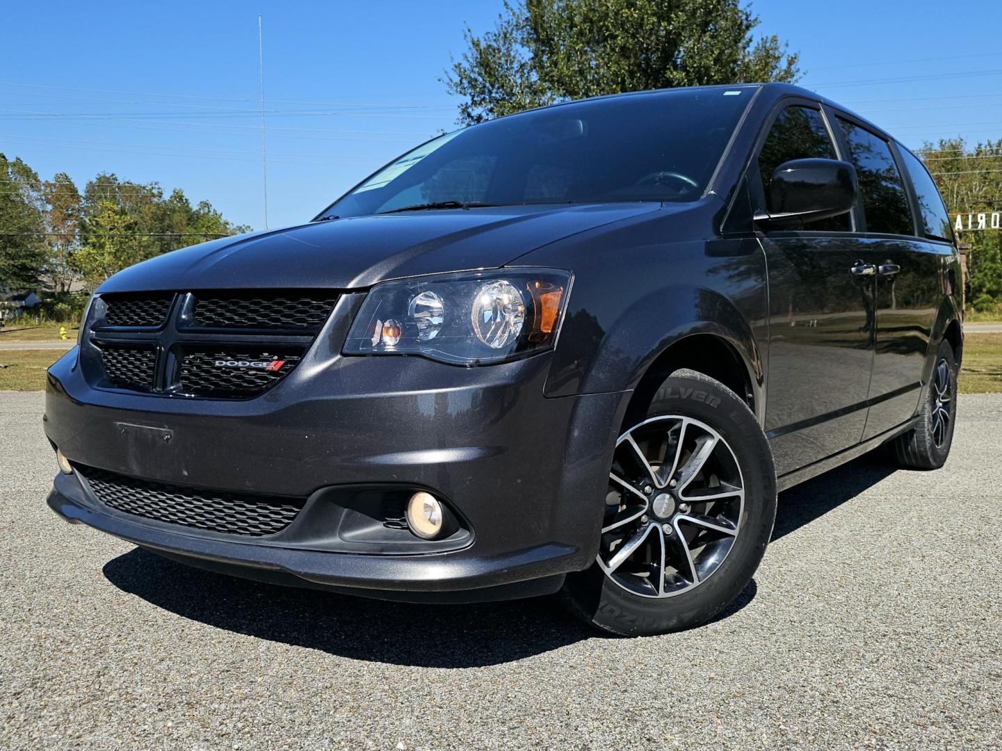 2019 Grey /BLACK Dodge Grand Caravan SE Plus (2C4RDGBG4KR) with an 3.6L V6 DOHC 24V engine, 6A transmission, located at 18001 Kellogg Rd, Saucier, MS, 39574, (228) 832-1441, 139.421463, -76.641457 - Photo#2