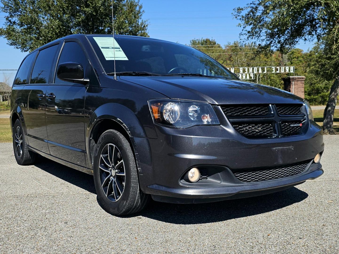 2019 Grey /BLACK Dodge Grand Caravan SE Plus (2C4RDGBG4KR) with an 3.6L V6 DOHC 24V engine, 6A transmission, located at 18001 Kellogg Rd, Saucier, MS, 39574, (228) 832-1441, 139.421463, -76.641457 - Photo#9