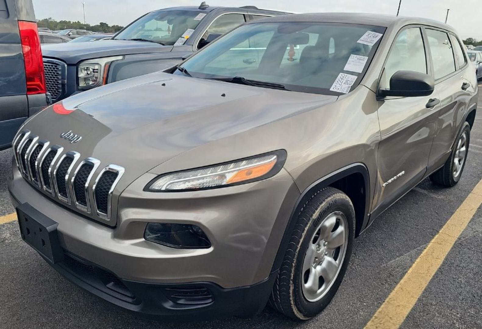 2017 SILVER BRONZE /BAIGE Jeep Cherokee Sport FWD (1C4PJLAB8HW) with an 2.4L L4 DOHC 16V engine, 9A transmission, located at 18001 Kellogg Rd, Saucier, MS, 39574, (228) 832-1441, 139.421463, -76.641457 - E-Z FINANCING!! 2017 Jeep Cherokee Sport LIMITED ~ GREAT FUEL ECONOMY! 1-Owner! Well Maintained, CARFAX APPROVED, LOW DOWN PAYMENT, SKIP YOUR FIRST PAYMENT, IRON CLAD Warranty, AND MUCH MORE !! We have ALL TYPES OF FINANCING OPTIONS! This Books out for $12,940 - Buy it today for only $10,989 !! - Photo#0