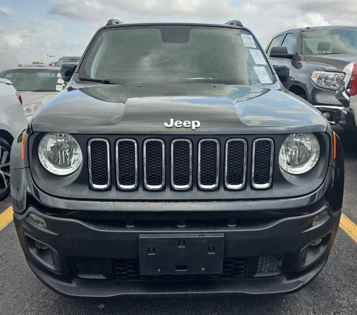 2018 Black /BLACK Jeep Renegade Latitude FWD (ZACCJABB4JP) with an 2.4L L4 DOHC 16V engine, 6M transmission, located at 18001 Kellogg Rd, Saucier, MS, 39574, (228) 832-1441, 139.421463, -76.641457 - 2018 Jeep Renegade Latitude **EZ FAST FINANCING** LIMITED ~ GREAT FUEL ECONOMY! 1-Owner! Well Maintained, CARFAX APPROVED, LOW DOWN PAYMENT, SKIP YOUR FIRST PAYMENT, IRON CLAD Warranty, AND MUCH MORE !! We have ALL TYPES OF FINANCING OPTIONS! This Books out for 15,940 - {{Buy it today for only - Photo#8