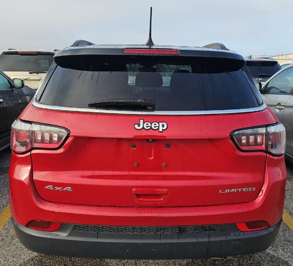 2018 Red Jeep Compass Limited 4WD (3C4NJDCB6JT) with an 2.4L L4 DOHC 16V engine, CVT transmission, located at 18001 Kellogg Rd, Saucier, MS, 39574, (228) 832-1441, 139.421463, -76.641457 - 2018 Jeep Compass Limited WE HAVE THE BEST AUTO FINANCING IN AMERICA HERE, 4WD, Leather, Back-up Camera, Bluetooth Connection, Climate Control, Fog Lamps, Heated Front Seat, Heated Steering Wheel, Integrated Turn Signal Mirrors, Keyless Start, Leather Seats, Multi-Zone Air, Conditioning, - Photo#6