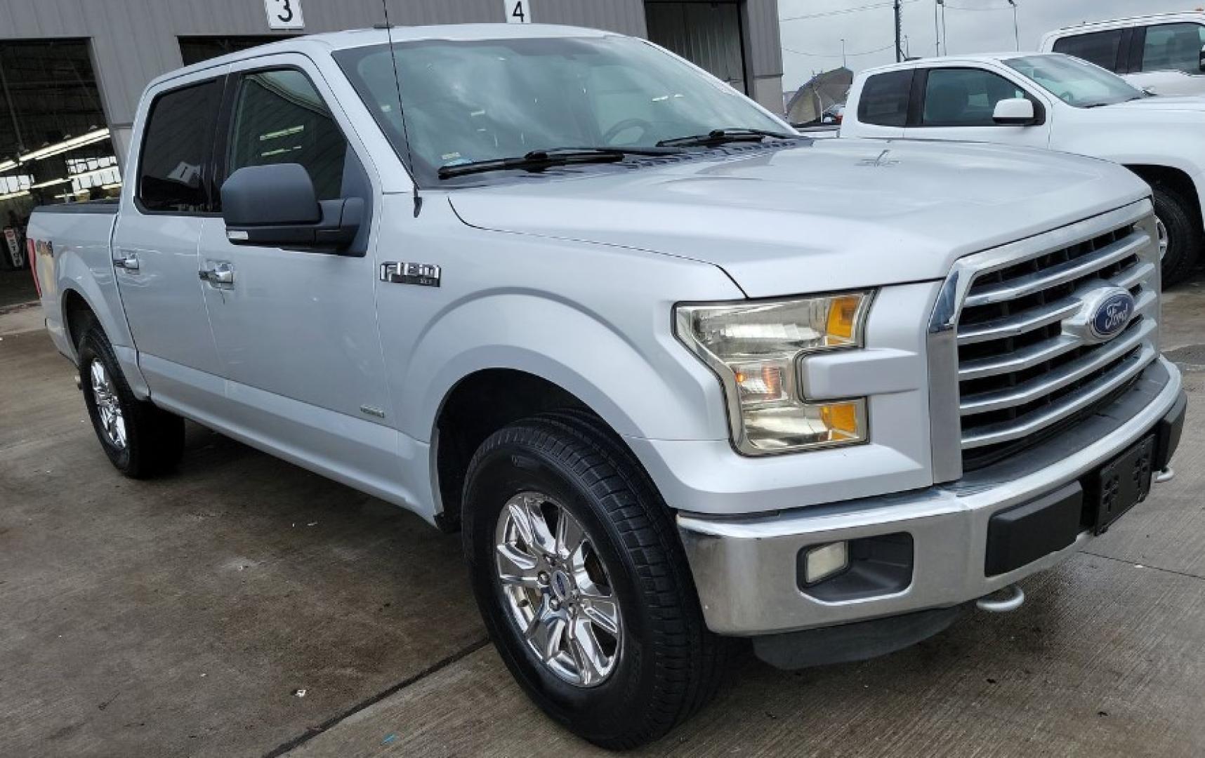 2016 SILVER Ford F-150 XLT SuperCrew 6.5-ft. Bed 4WD (1FTEW1EP9GK) with an 2.7L V6 DOHC 24V engine, 6A transmission, located at 18001 Kellogg Rd, Saucier, MS, 39574, (228) 832-1441, 139.421463, -76.641457 - 2016 Ford F-150 XLT, 4DR, Rear-Wheel Drive, Texas Edition Package, Spare Tire, Keyless Entry, Fog Lights, Trailer Wiring, Sync, Tinted Windows, Folding Mirrors, Alloy Wheels, and Supercrew Cab, ALL HWY MILES SUPER CLEAN EXTREMELY WELL MAINTAINED, HIGHWAY MILES, DEALER SERVICED, OUR SERVICE TECH H - Photo#2