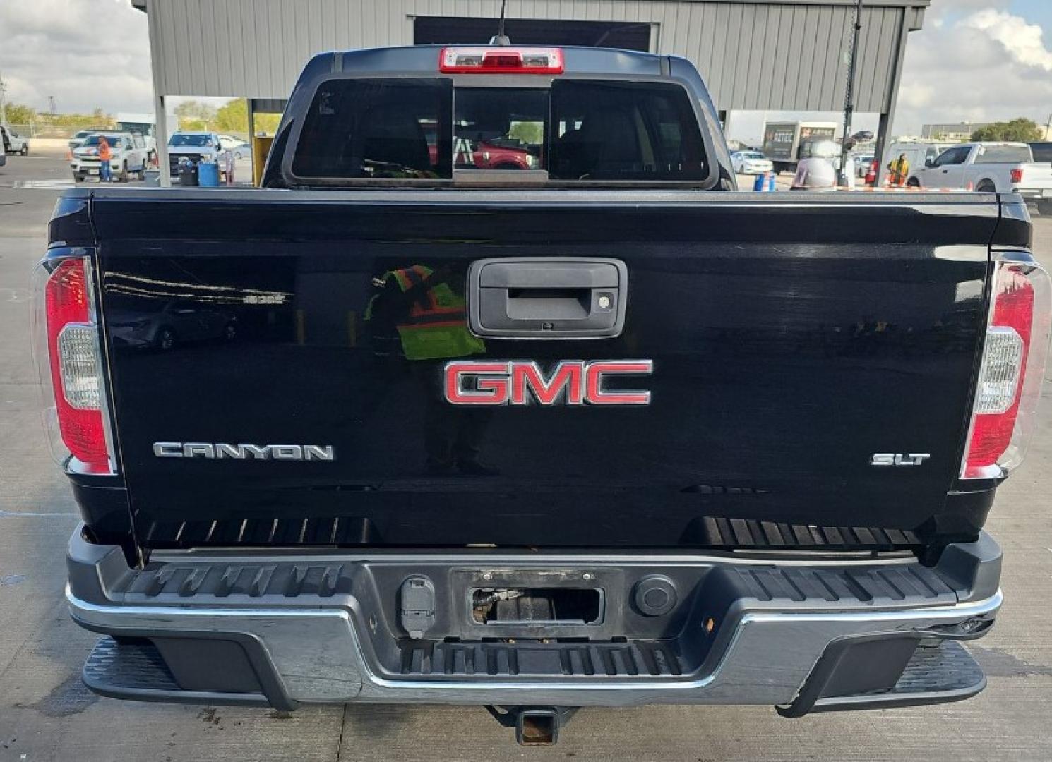 2016 Black GMC Canyon SLT Crew Cab 4WD (1GTG6DE39G1) with an 3.6L V6 DOHC 24V engine, 6A transmission, located at 18001 Kellogg Rd, Saucier, MS, 39574, (228) 832-1441, 139.421463, -76.641457 - 2016 GMC Canyon SLT 4DR, 4X4, Four-Wheel Drive, Preferred Equipment Package, Navigation System, Keyless Entry, Fog Lights, Leather Seats, Heated Seats, 18 Inch Wheels, Alloy Wheels, Intellilink, and Bose Sound System, ALL HWY MILES SUPER CLEAN EXTREMELY WELL MAINTAINED, HIGHWAY MILES, CARFAX CHEC - Photo#9