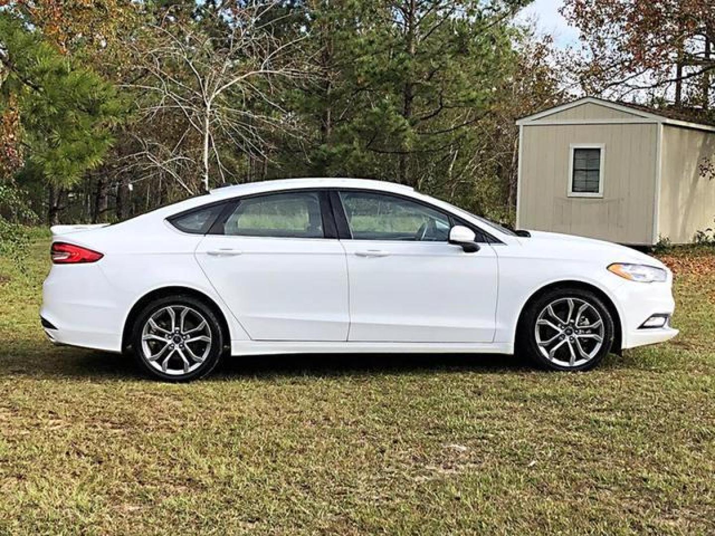 2017 White /Black Ford Fusion S Sedan 4D (3FA6P0G74HR) with an 2.5L L4 DOHC 16V engine, Auto, 6-Spd SelectShift transmission, located at 18001 Kellogg Rd, Saucier, MS, 39574, (228) 832-1441, 139.421463, -76.641457 - Photo#1