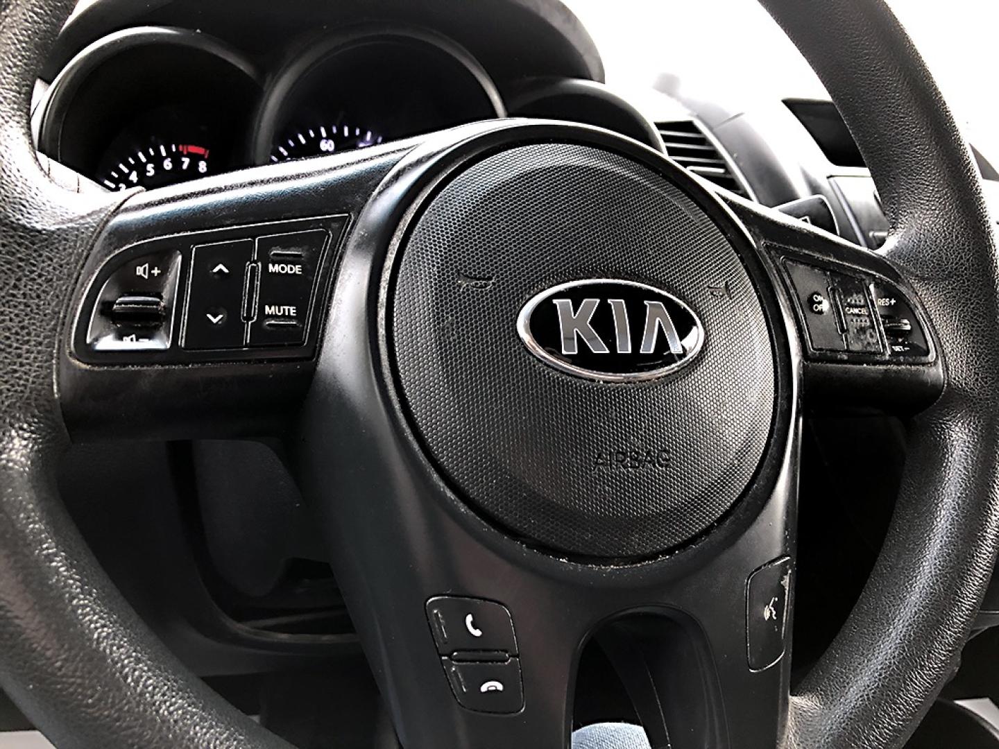 2013 Black Kia Soul Base (KNDJT2A53D7) with an 1.6L L4 DOHC 16V engine, 5-Speed Manual transmission, located at 18001 Kellogg Rd, Saucier, MS, 39574, (228) 832-1441, 39.421459, -76.641457 - 2013 KIA SOUL *** MECHANIC SPECIAL *** {{{ ENGINE SEIZED }}} – CLEAN TITLE – 1.6L L4 DOHC 16V – CARFAX 1-OWNER!! – FUEL SAVER !! est. 35 MPG hwy – AUTOMATIC Transmission – DARK Tinted Windows – CRUISE w/ Steering Wheel Controls – AM/FM/CD/MP3/Bluetooth Stereo MECHANIC S - Photo#5