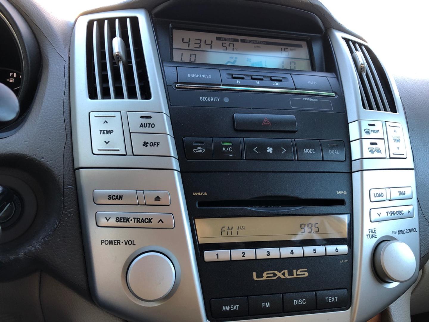 2009 Black Lexus RX 350 FWD (2T2GK31U99C) with an 3.5L V6 DOHC 24V engine, 5-Speed Automatic Overdrive transmission, located at 18001 Kellogg Rd, Saucier, MS, 39574, (228) 832-1441, 39.421459, -76.641457 - Photo#8